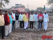 हिमायतनगर शहरातील वैकुंठ स्मशान भूमीच्या सुशोभीकरणाचे काम कमिटीकडून श्रमदानातून सुरू