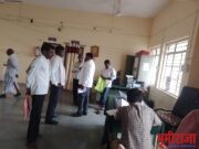 शासनाच्या घोषणा अन्…. हिमायतनगर तालुक्यातील महसूल अधिकारी, कर्मचारी यांची चांदी.