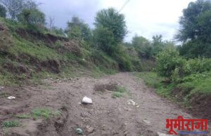 एक महिना पावसाळा संपला. तरी नदी, ओढयांना पाणीच नाही.