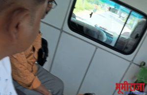 अखेर सतराव्या दिवशी महानिर्मिती कंत्राटी कामगार संघटना संयुक्त कृती समितीचे सचिव संघर्ष योध्दा सतीष तायडे यांची अचानक तब्येत खालावल्याने शासकीय रुग्णालयात भरती करण्यात आले.