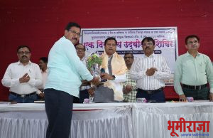 मुख्याध्यापक शिक्षण व्यवस्थेचा मुख्य कणा व सर्वेसर्वा असुन त्यांचा अभिमन्यू झालेला आहे ; शिक्षक आमदार विक्रम काळे .