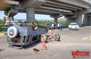 सस्ती येथील प्रवाशी यांच्या क्रूझर गाडीचा अपघात