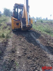 शेतकरी यांचे सहकार्याने बनवलेला पांदण रस्ता