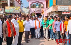 हिमायतनगर शहर कडकडीत बंद ठेऊन बांगला देश येथे होत असलेल्या हिंदू हल्याचा जाहीर निषेध…