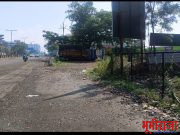 कपिला नदी व नैसर्गिक नाल्यांच्या प्रवाह अडवल्याने संभाजी नगर रोडला तलावाचे स्वरूप.