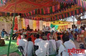 डोल्हारी येथील महिला बचत गटांनी सुरु केलेल्या पापड उद्योग व हळद कुकरचे मान्यवरांनी केले उद्घाटन.