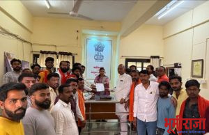 खुलताबाद येथे असलेल्या क्रूरकर्मा औरंगजेबाची कबर हटविण्याची विश्व हिंदू परिषदेचे मागणी..