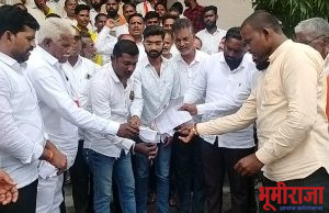 हिमायतनगर शहरातील ओबीसी बांधवांकडून जी.आर.ची होळी… ओबीसी समाज बांधव आक्रमक…