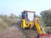 लोकसहभागातुन पांदण रस्त्यांची शेतक-यांनी केली दुरुस्ती..