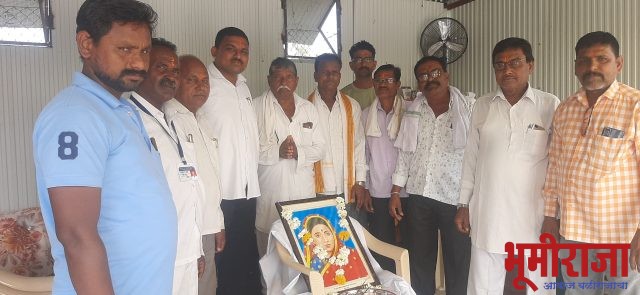 लोहारा येथील विश्र्वशांती बुध्द विहारा व डाॅ.बाबासाहेब आंबेडकर प्रतिष्ठान यांच्या कार्यालयांमध्ये मध्ये माता रमाबाई आंबेडकर यांची जयंती मोठ्या उत्साहात संपन्न