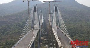 “*भूमीपुत्र आम्हीं या देशाचे,पण एक जागी स्थिरता नाही* *आम्हांला ! पोटाची खळगी भरण्यासाठी भ्रमंती सदैव, आज या गावी तर उद्या त्या गावी !* “